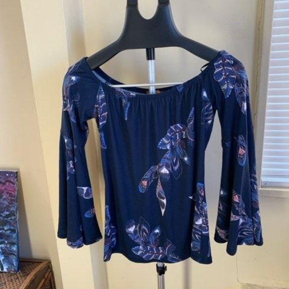 Vava  off the shoulder bell sleeves Blue top - Picture 3 of 7